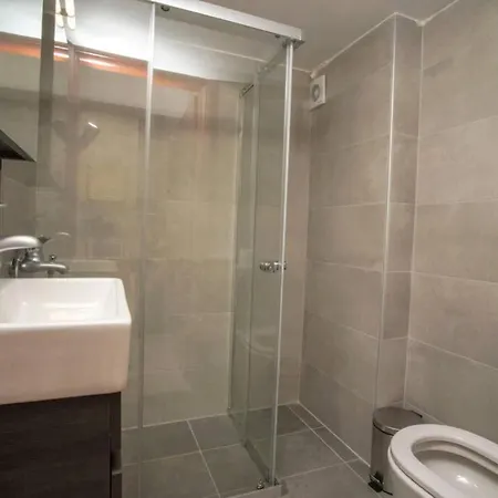 1-bedroom In Apartment